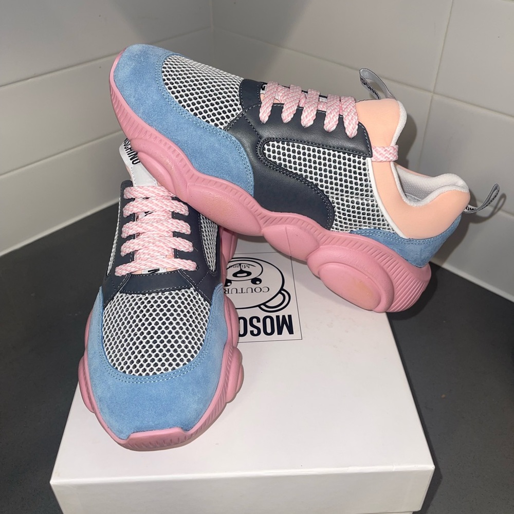 *BRAND NEW* Moschino Teddy Sneakers- Size 39, converts to US Women size 9